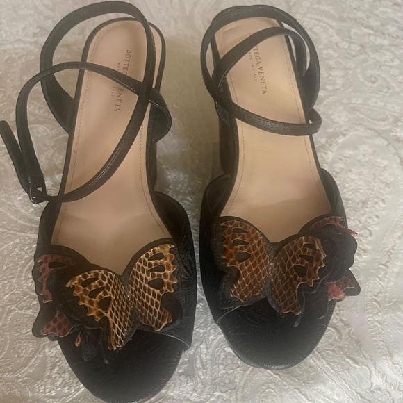Bottega Veneta Butterfly embossed platform wedge sandals - Picture 5 of 5